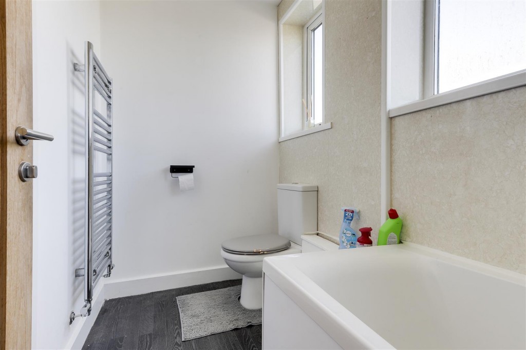 Highfields Drive, Bilsthorpe, Newark, Nottinghamshire, NG22 8SN