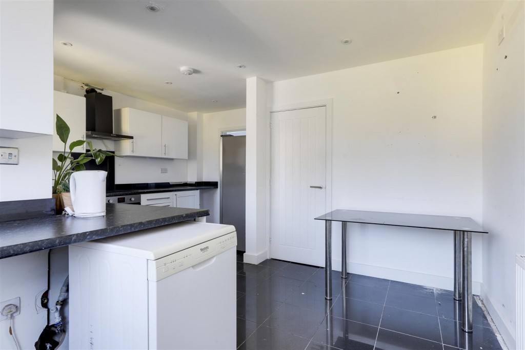 Highfields Drive, Bilsthorpe, Newark, Nottinghamshire, NG22 8SN