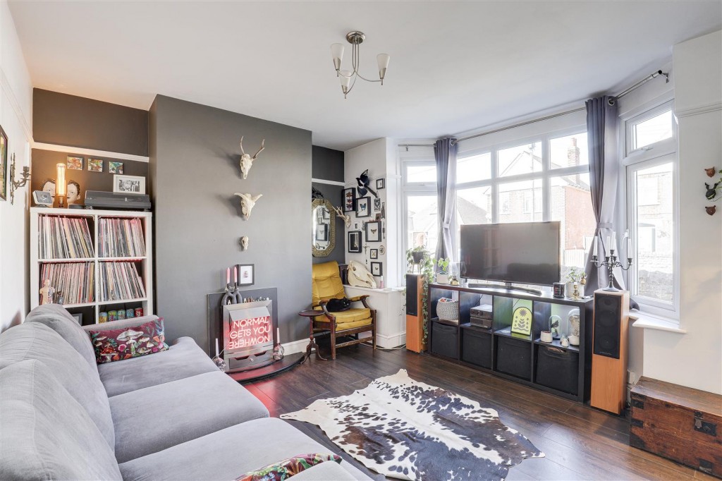Piccadilly, Highbury Vale, Nottinghamshire, NG6 9FN