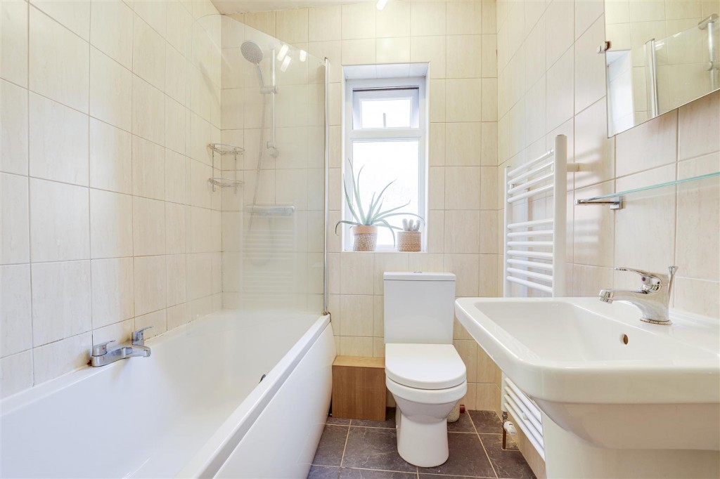 Piccadilly, Highbury Vale, Nottinghamshire, NG6 9FN