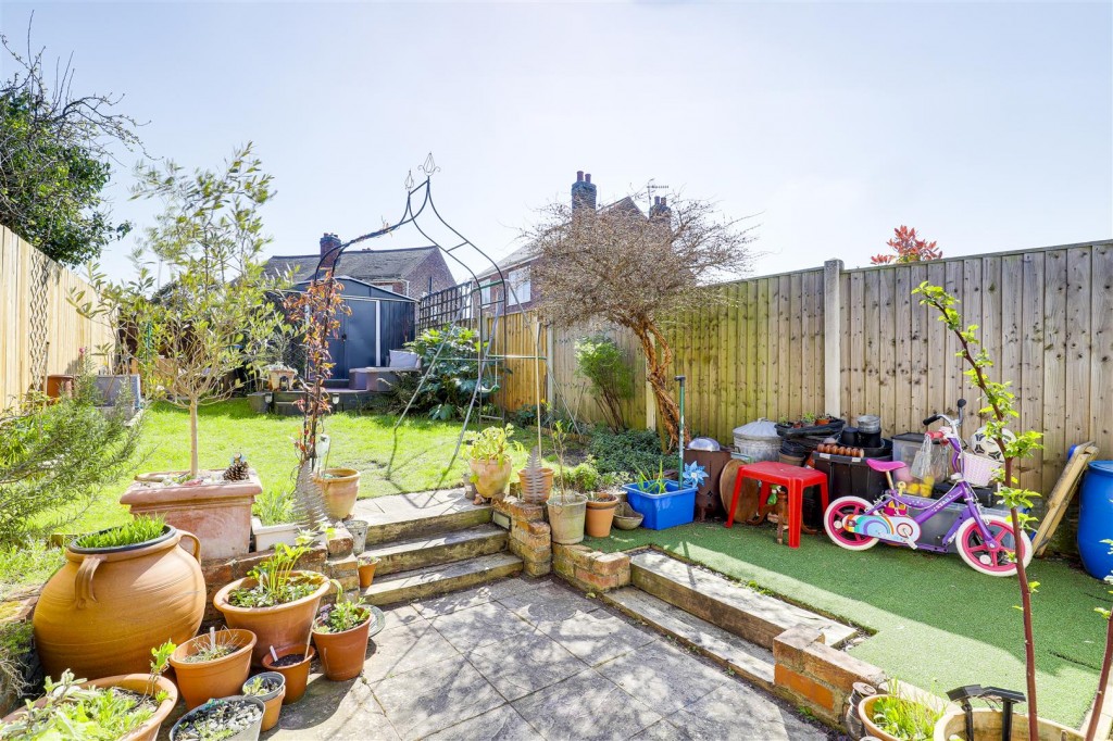 Piccadilly, Highbury Vale, Nottinghamshire, NG6 9FN