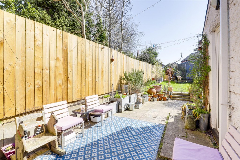 Piccadilly, Highbury Vale, Nottinghamshire, NG6 9FN