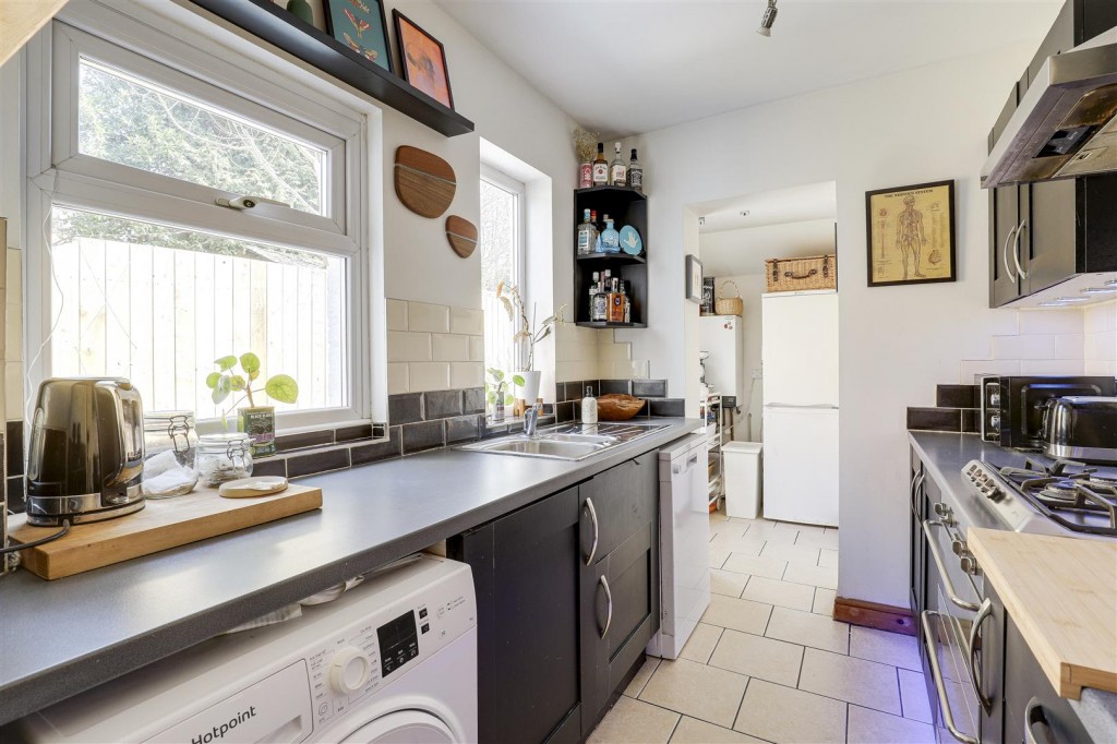 Piccadilly, Highbury Vale, Nottinghamshire, NG6 9FN