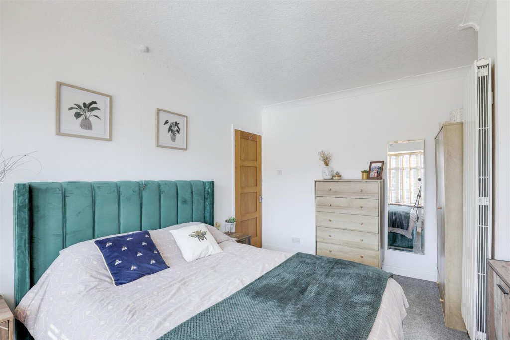 Foxhill Road, Carlton, Nottinghamshire, NG4 1QD