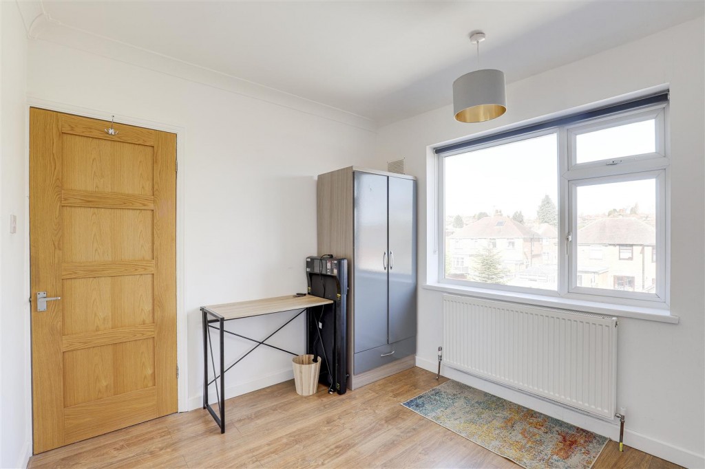 Foxhill Road, Carlton, Nottinghamshire, NG4 1QD