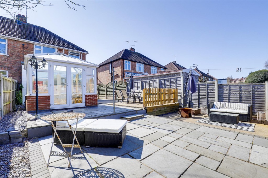 Foxhill Road, Carlton, Nottinghamshire, NG4 1QD