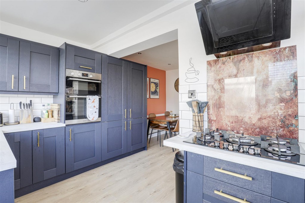 Foxhill Road, Carlton, Nottinghamshire, NG4 1QD