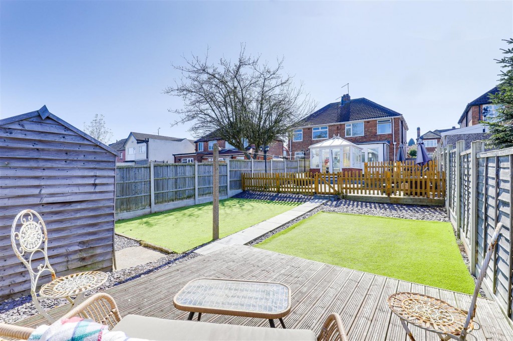 Foxhill Road, Carlton, Nottinghamshire, NG4 1QD