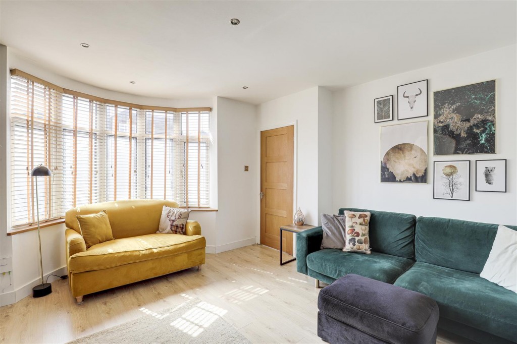 Foxhill Road, Carlton, Nottinghamshire, NG4 1QD