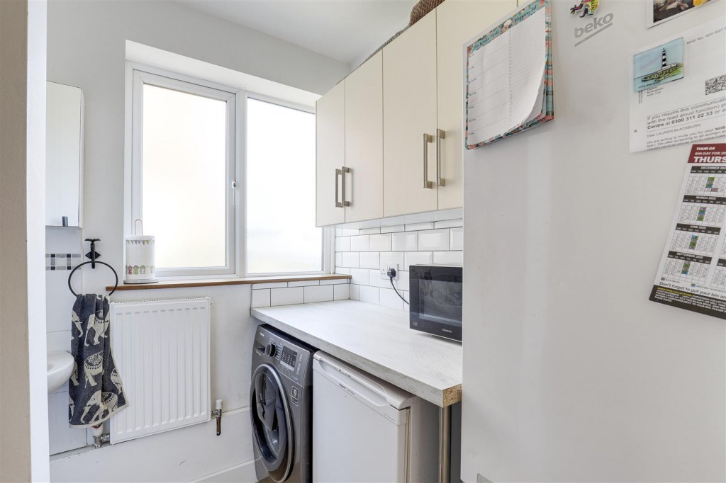 Foxhill Road, Carlton, Nottinghamshire, NG4 1QD