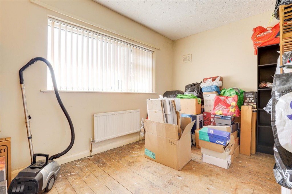Whitwell Road, Broxtowe, Nottinghamshire, NG8 6JR