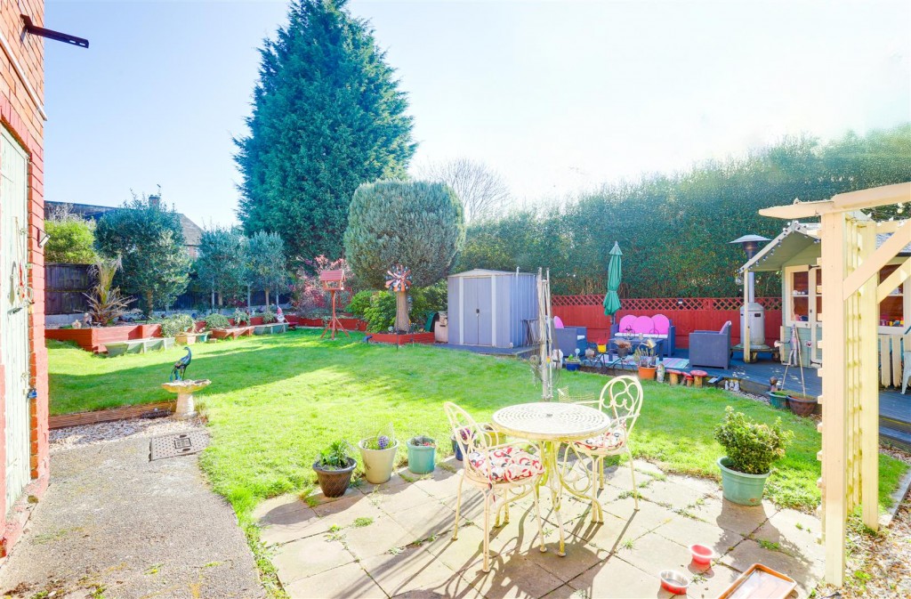 Berwick Close Arnold, Nottinghamshire, NG5 6EA