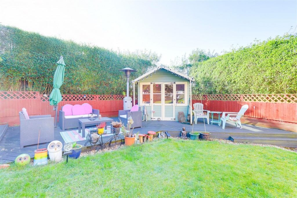 Berwick Close Arnold, Nottinghamshire, NG5 6EA