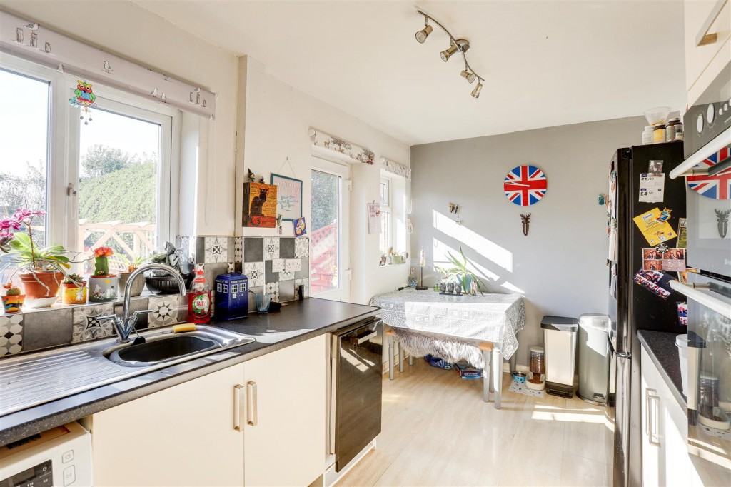 Berwick Close Arnold, Nottinghamshire, NG5 6EA