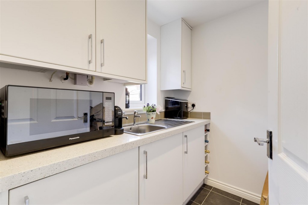 Bradstone Drive, Mapperley, Nottinghamshire, NG3 5SY