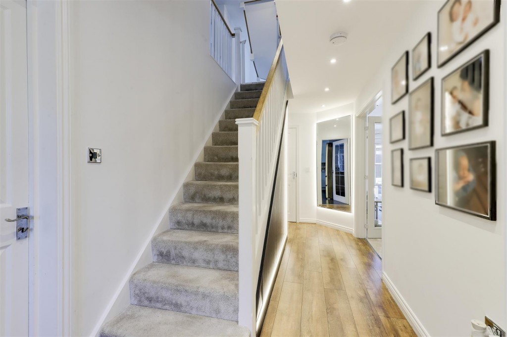 Bradstone Drive, Mapperley, Nottinghamshire, NG3 5SY