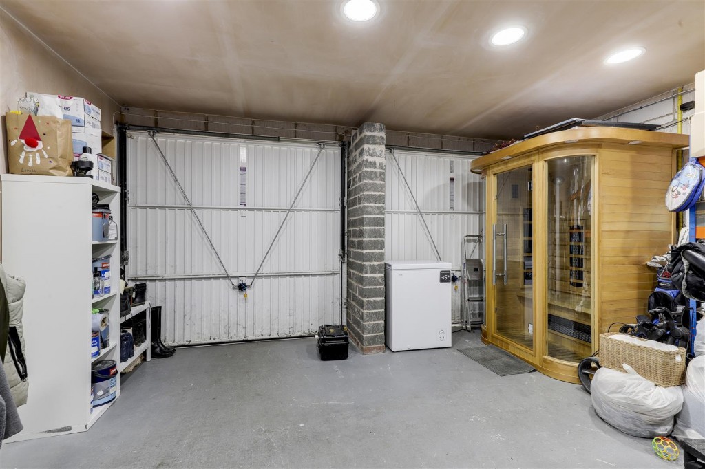 Bradstone Drive, Mapperley, Nottinghamshire, NG3 5SY