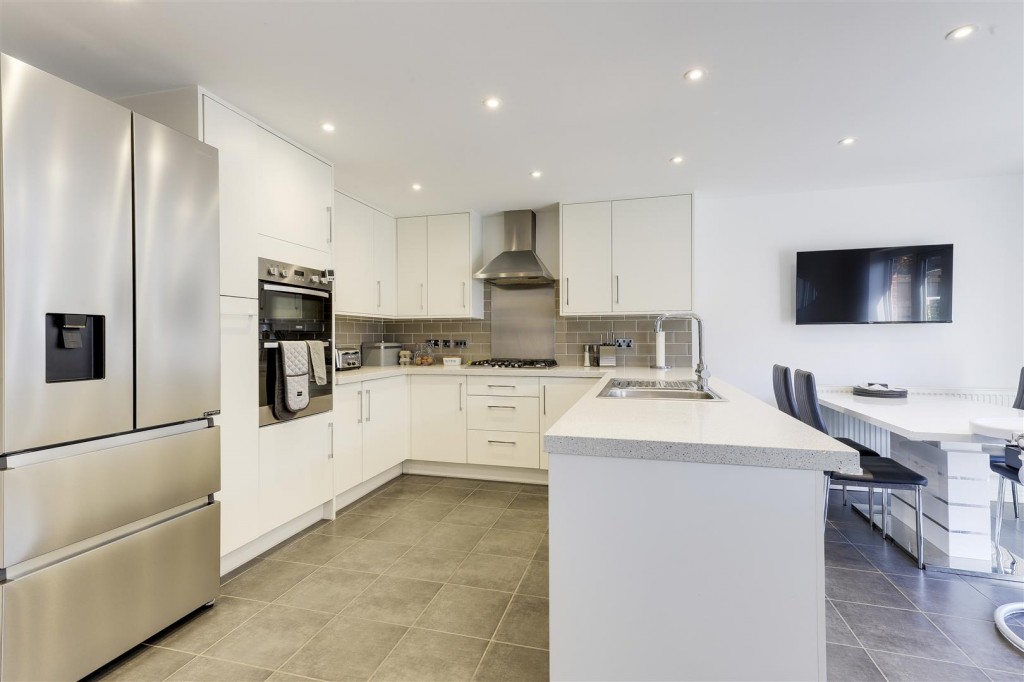 Bradstone Drive, Mapperley, Nottinghamshire, NG3 5SY