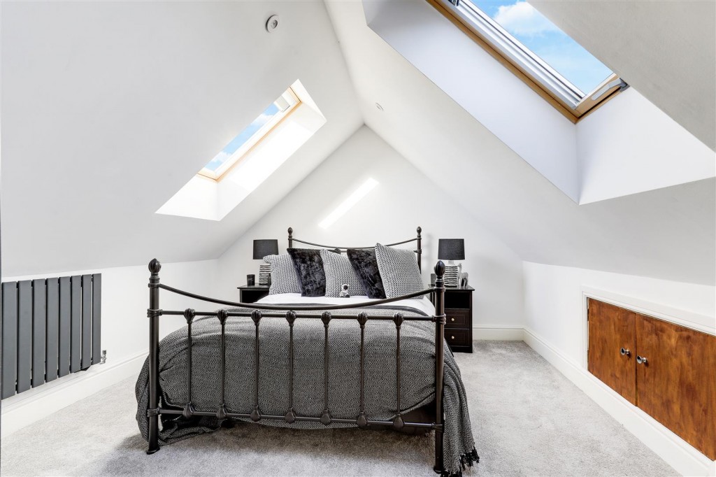 Holly Avenue, Wilford, Nottinghamshire, NG11 7AF