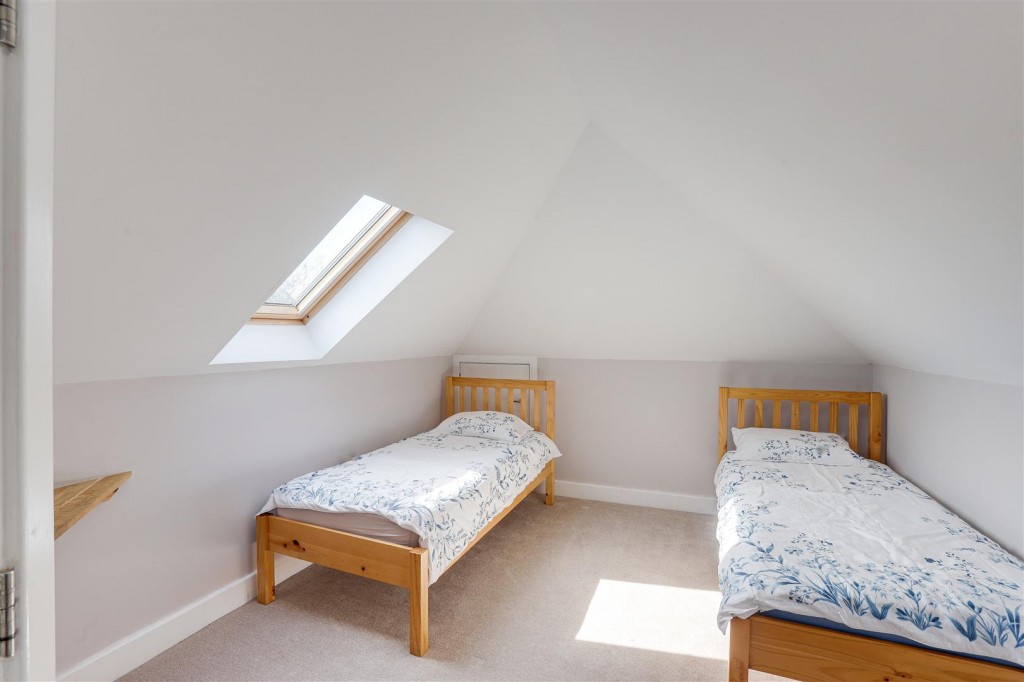 Woodland Grove, Woodthorpe, Nottinghamshire, NG5 3FX
