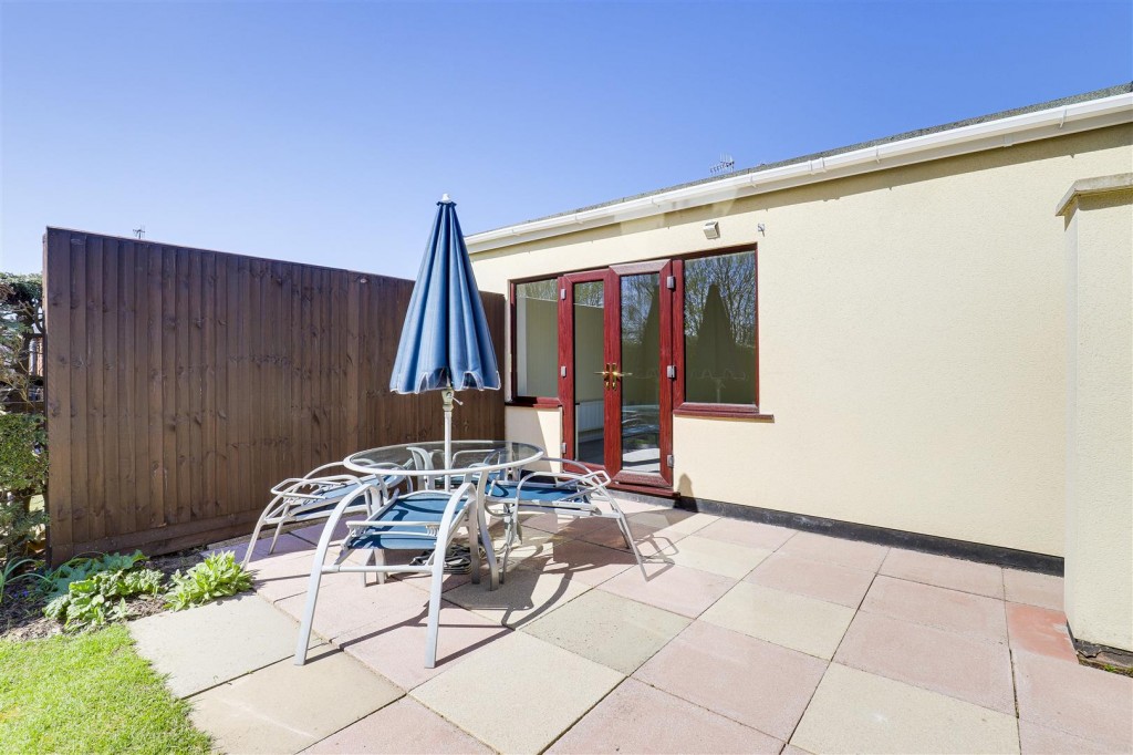 Clarborough Drive, Arnold, Nottinghamshire, NG5 7LN