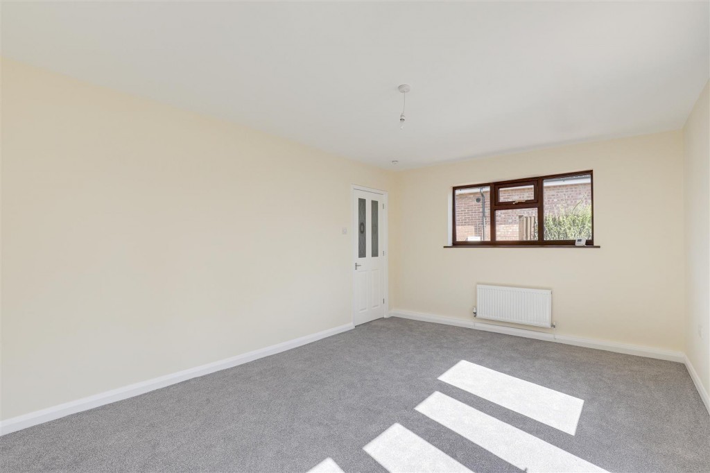 Clarborough Drive, Arnold, Nottinghamshire, NG5 7LN
