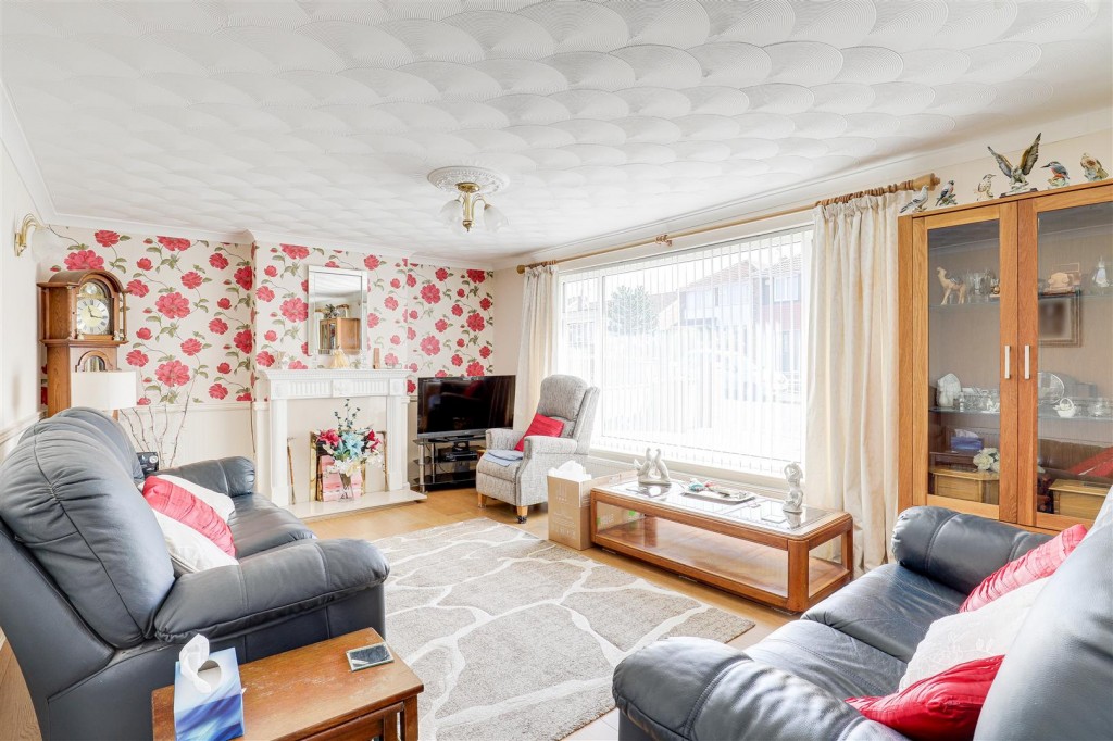 Largs Close, Bestwood , Nottinghamshire, NG5 5dg