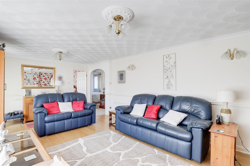 Largs Close, Bestwood , Nottinghamshire, NG5 5dg