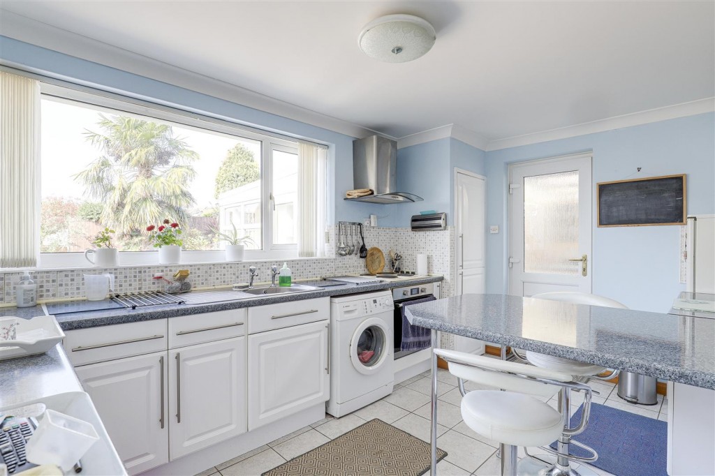 Largs Close, Bestwood , Nottinghamshire, NG5 5dg