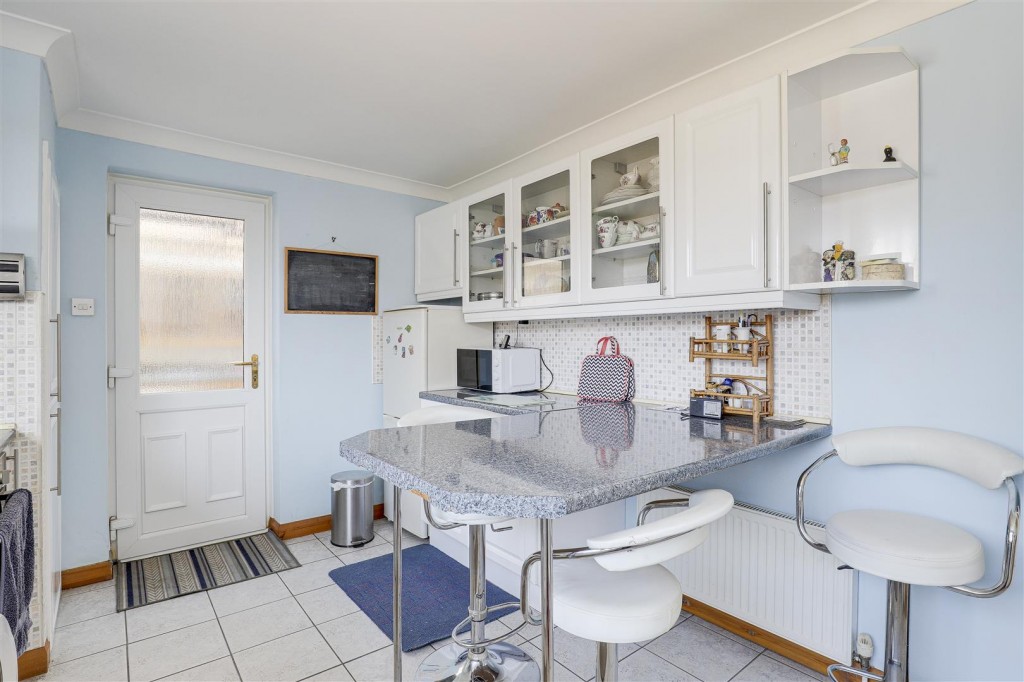 Largs Close, Bestwood , Nottinghamshire, NG5 5dg