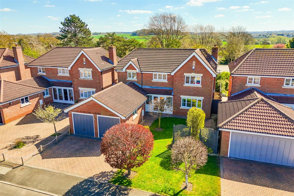 High Meadow, Tollerton, Nottinghamshire, NG12 4DZ