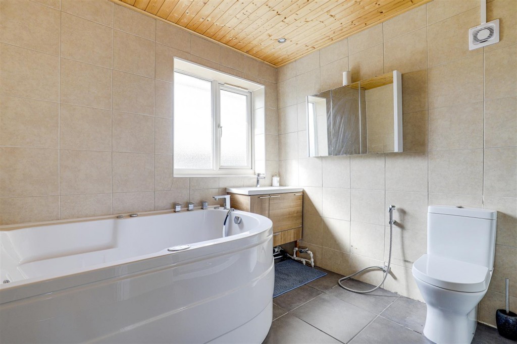 Derby Road, Beeston, Nottinghamshire, NG9 3AP