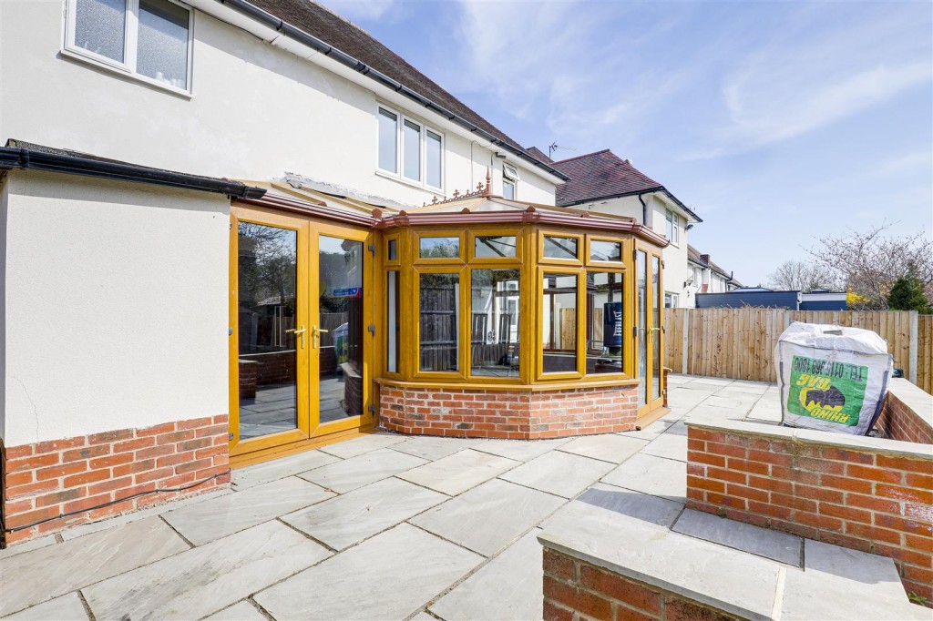 Derby Road, Beeston, Nottinghamshire, NG9 3AP
