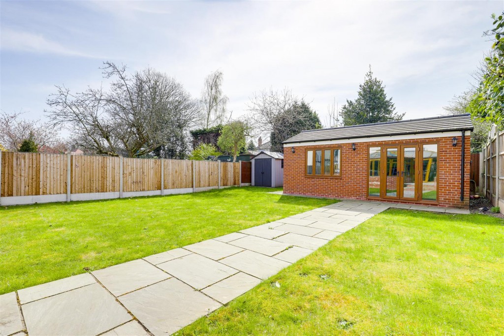 Derby Road, Beeston, Nottinghamshire, NG9 3AP