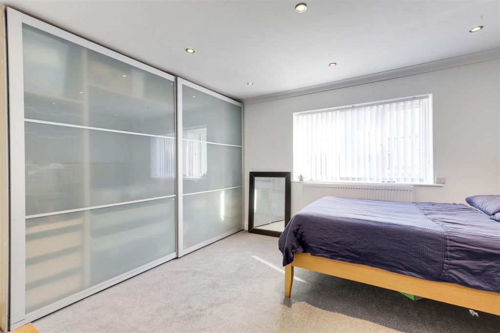 Springwood Gardens, Woodthorpe, Nottinghamshire, NG5 4HB