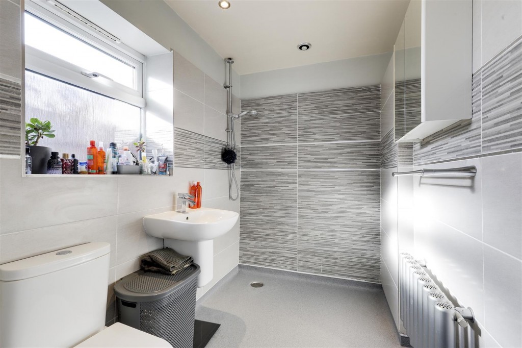 Springwood Gardens, Woodthorpe, Nottinghamshire, NG5 4HB