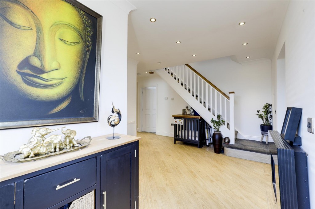 Springwood Gardens, Woodthorpe, Nottinghamshire, NG5 4HB