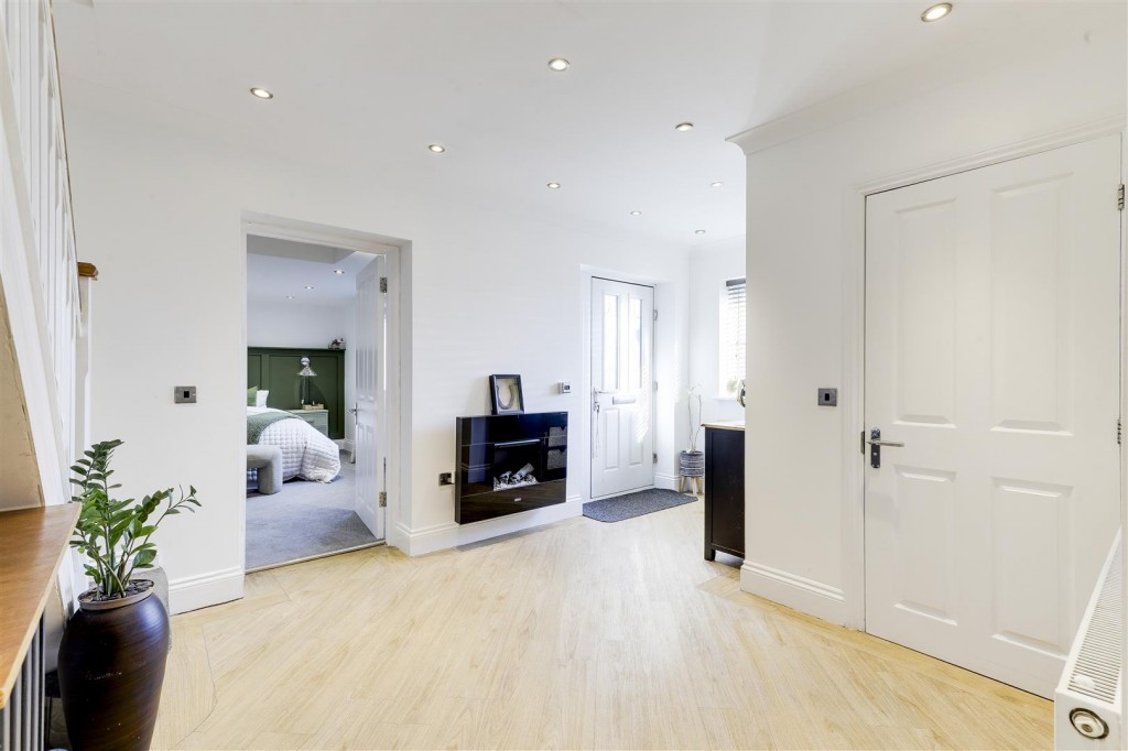 Springwood Gardens, Woodthorpe, Nottinghamshire, NG5 4HB