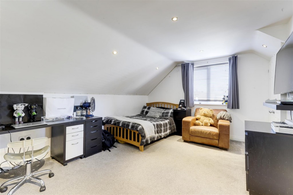 Springwood Gardens, Woodthorpe, Nottinghamshire, NG5 4HB