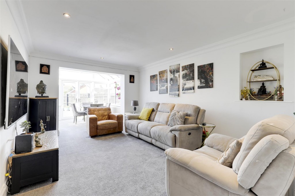 Springwood Gardens, Woodthorpe, Nottinghamshire, NG5 4HB
