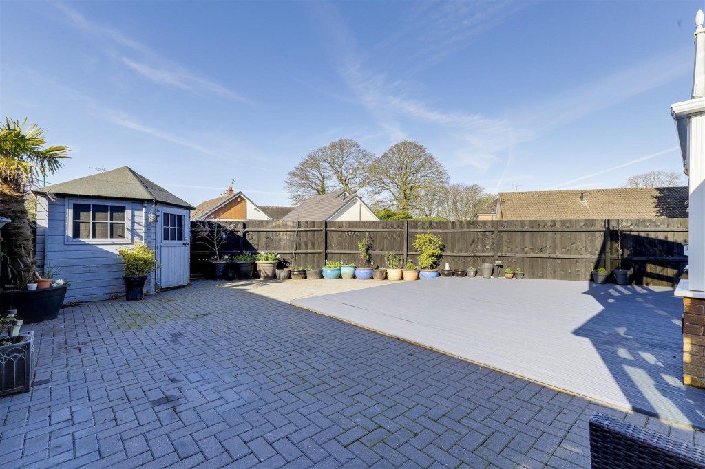 Springwood Gardens, Woodthorpe, Nottinghamshire, NG5 4HB