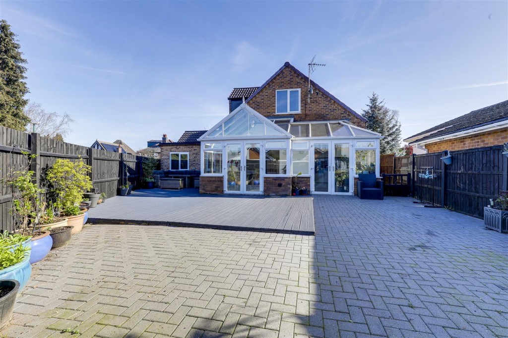 Springwood Gardens, Woodthorpe, Nottinghamshire, NG5 4HB