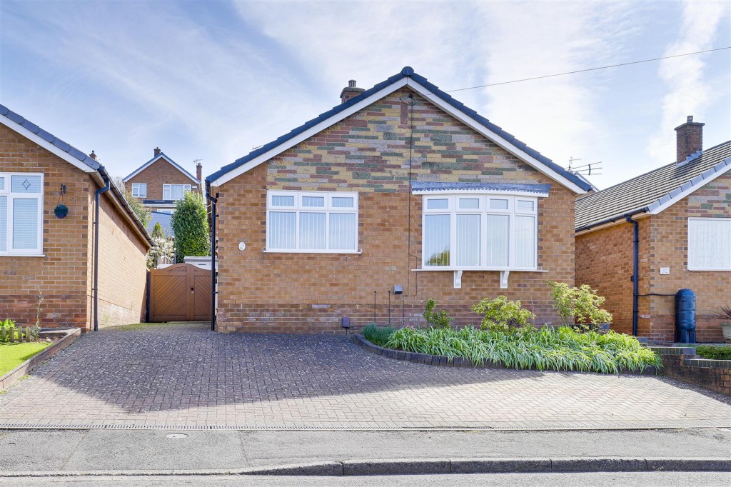 Catriona Crescent, Arnold, Nottinghamshire, NG5 8EN