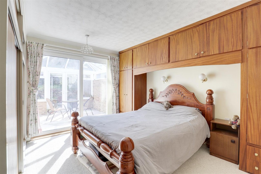 Catriona Crescent, Arnold, Nottinghamshire, NG5 8EN