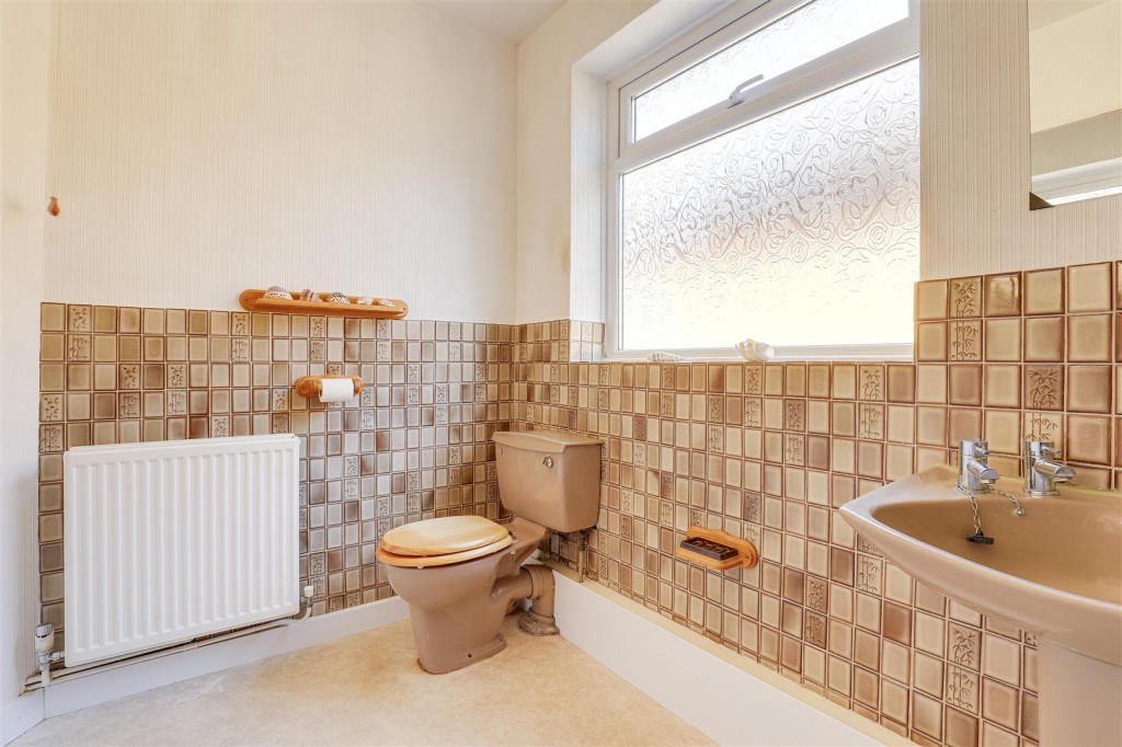 Catriona Crescent, Arnold, Nottinghamshire, NG5 8EN