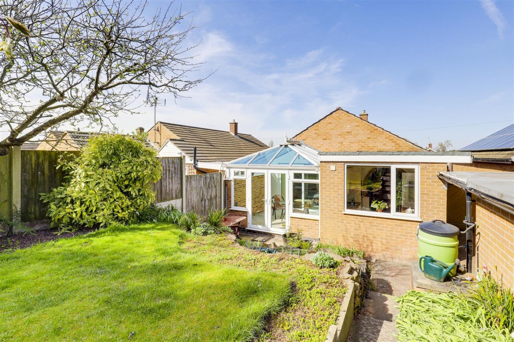 Catriona Crescent, Arnold, Nottinghamshire, NG5 8EN