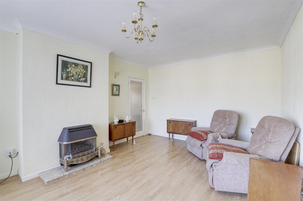 Catriona Crescent, Arnold, Nottinghamshire, NG5 8EN