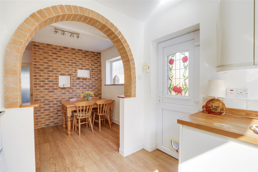 Catriona Crescent, Arnold, Nottinghamshire, NG5 8EN