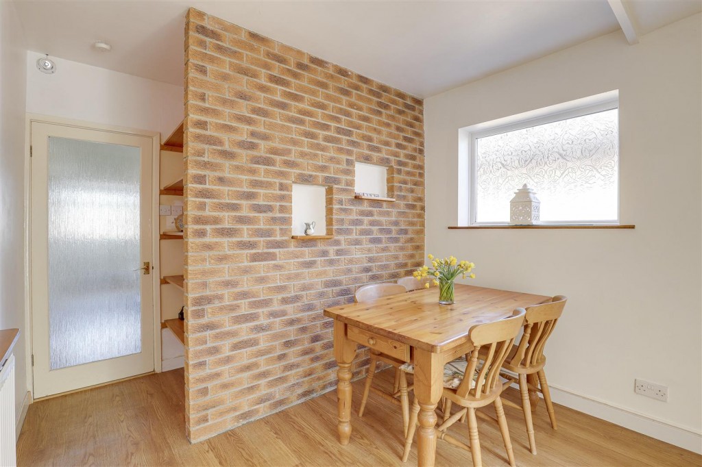 Catriona Crescent, Arnold, Nottinghamshire, NG5 8EN