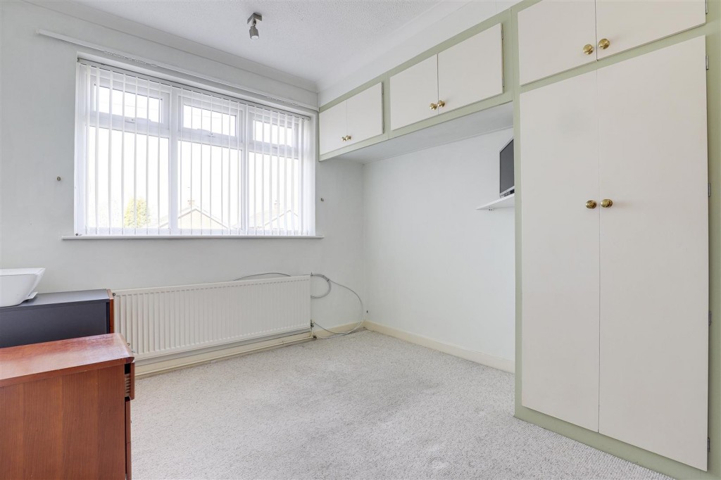 Catriona Crescent, Arnold, Nottinghamshire, NG5 8EN